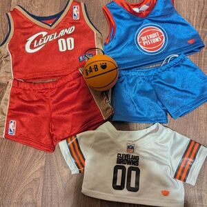 3 Build A Bear NBA Basketball Jerseys Football, Pistons, Cavs, Cleveland Browns